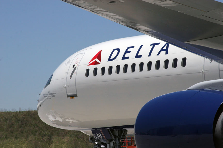 Delta-Airlines-front-plane